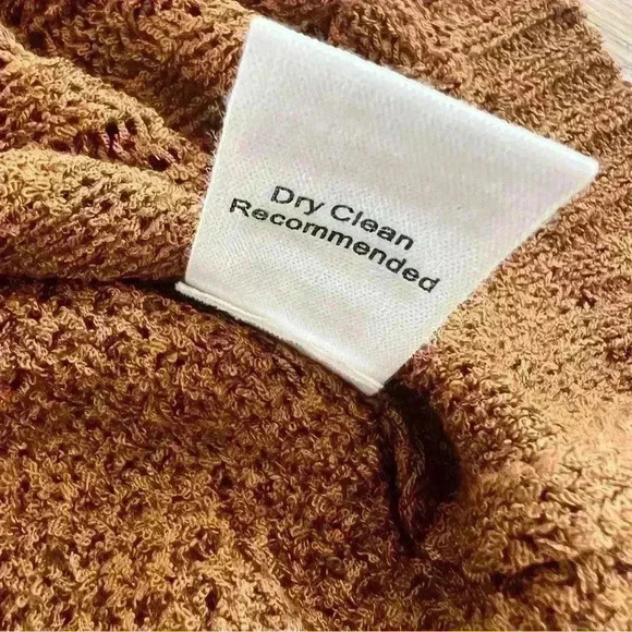 MINE Cable Knit Ruffle Sleeve Brown Sleeveless Sweater Size Medium - Picture 13 of 13